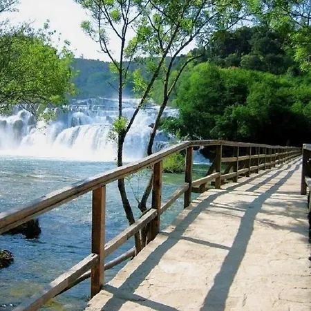 Prázdninový dům Unique 100 Y Old Dalmatian 3 Bedrooms House, Under Mountain, 14km Np Krka,30 Mins Drive To *