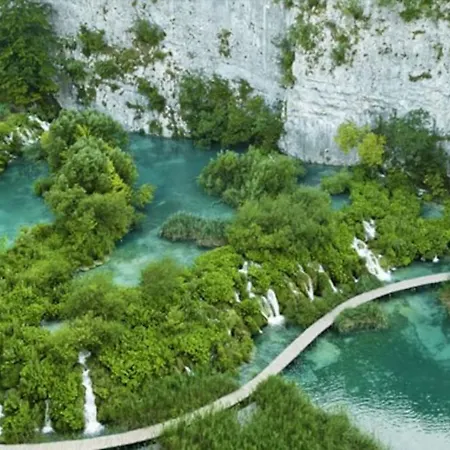 Prázdninový dům Unique 100 Y Old Dalmatian 3 Bedrooms House, Under Mountain, 14km Np Krka,30 Mins Drive To *