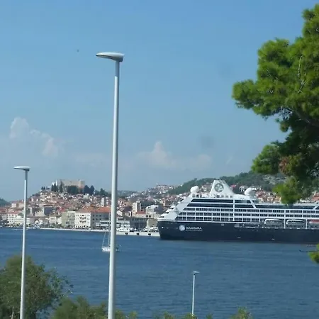 Unique 100 Y Old Dalmatian 3 Bedrooms House, Under Mountain, 14km Np Krka,30 Mins Drive To *