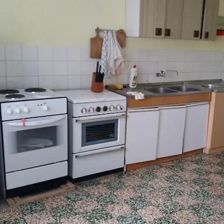 Unique 100 Y Old Dalmatian 3 Bedrooms House, Under Mountain, 14km Np Krka,30 Mins Drive To