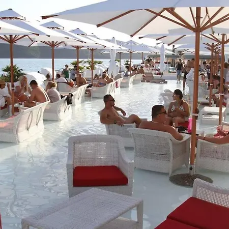 Unique 100 Y Old Dalmatian 3 Bedrooms House, Under Mountain, 14km Np Krka,30 Mins Drive To Prázdninový dům Razvode